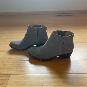 Luck Brand booties size 6.5 EUC